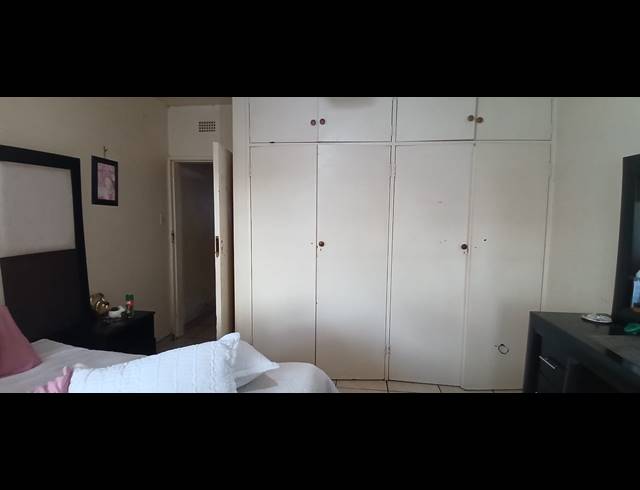 2 BEDROOM FLAT FOR SALE IN VEREENIGING CENTRAL